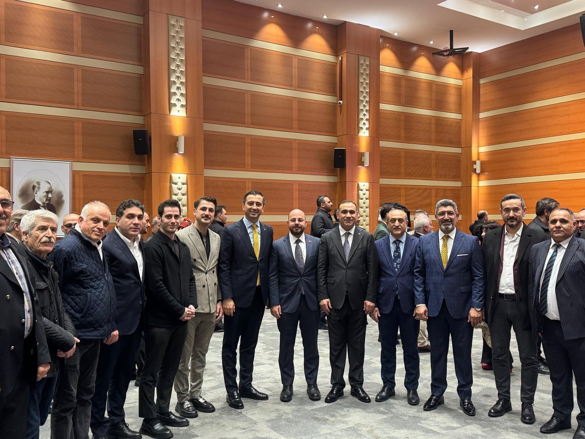 akpartisislitb's tweet photo. Milletin Evinde İl başkanlığımızda gerçekleştirilen Bayramlaşma programına katılım sağladık.

#BirOlmakRuhumuzdaVar

@abdullahozdemir 
@srkplt 
@halimaksu 
@AKPartiSisli 
@akpartiistanbul 
@sinanmericc https://t.co/G2kFzXKDHs