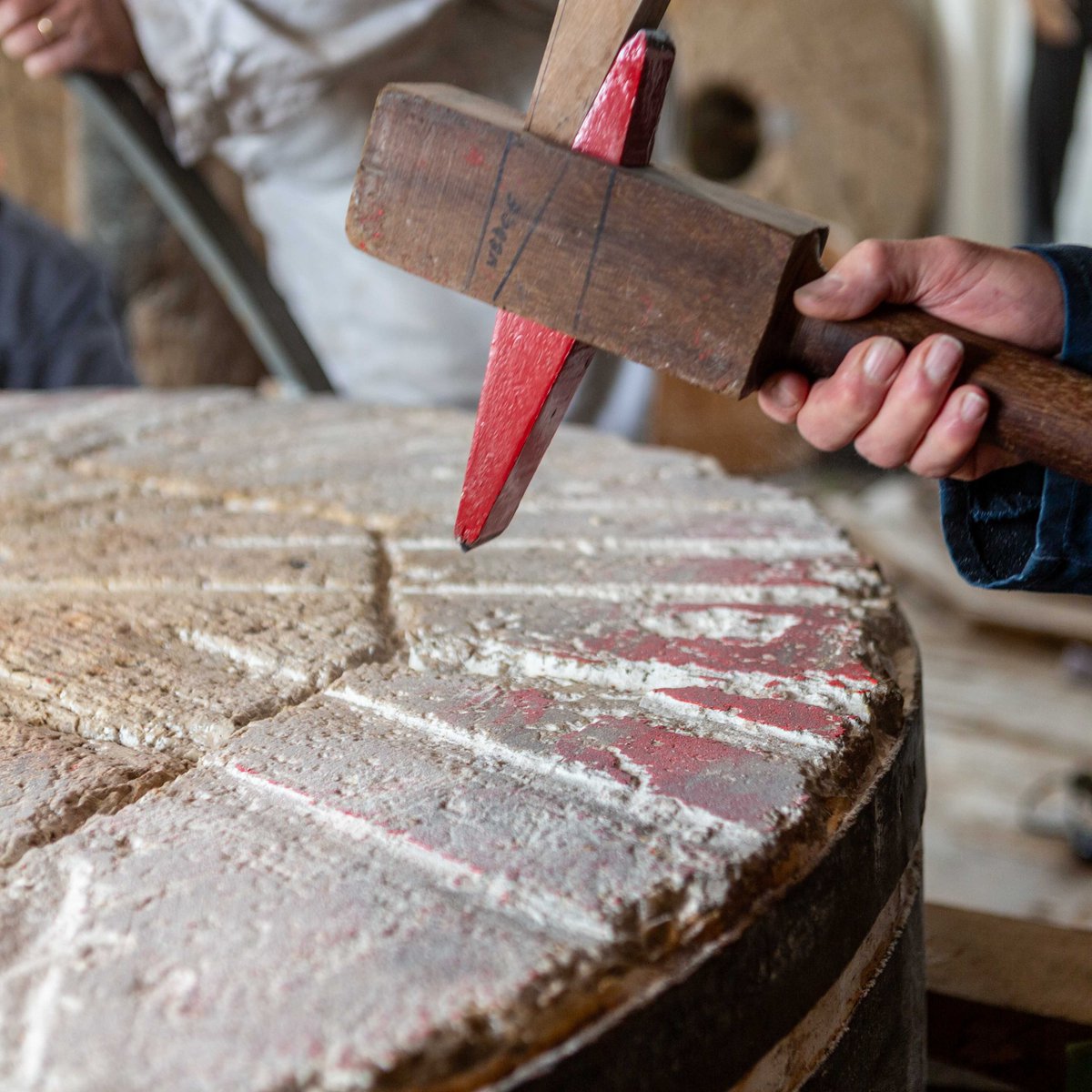 TideMill_Museum's tweet photo. Dressing the stones, important work that was done ahead of opening on Monday week. #woodbridgetidemillmuseum #millengineeringdepartment #dressingmillstones #tidemillwoodbridge https://t.co/7h4RlP1ZaE