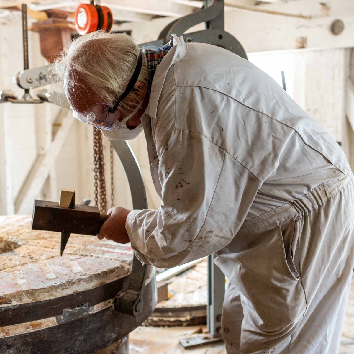 TideMill_Museum's tweet photo. Dressing the stones, important work that was done ahead of opening on Monday week. #woodbridgetidemillmuseum #millengineeringdepartment #dressingmillstones #tidemillwoodbridge https://t.co/7h4RlP1ZaE