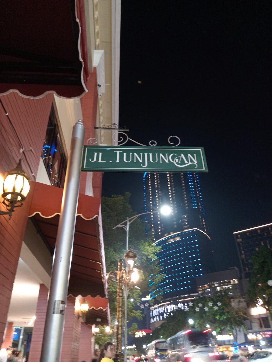 entahlah tweet media