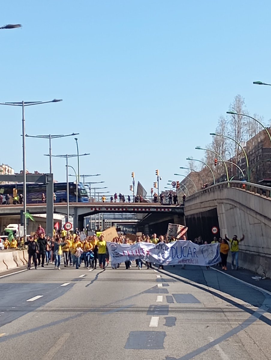 COS Maresme ♀☭ tweet media