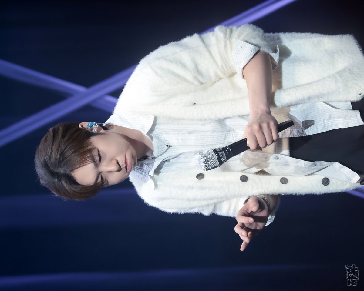 260315 일본팬미팅 : HARU 1부 #이창섭
#LEECHANGSUB <a href="/LeeCS_BTOB/">이창섭</a> 

입꾹뿌우 하고선 
노래나오니까 에어피아노 치는중🎵