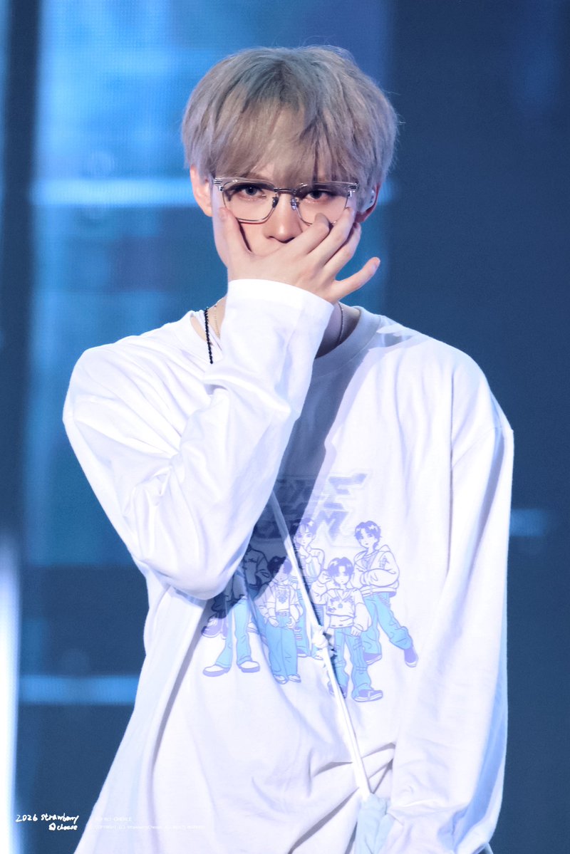 𝐒𝐭𝐫𝐚𝐰𝐛𝐞𝐫𝐫𝐲𝐂𝐡𝐞𝐞𝐬𝐞. tweet media