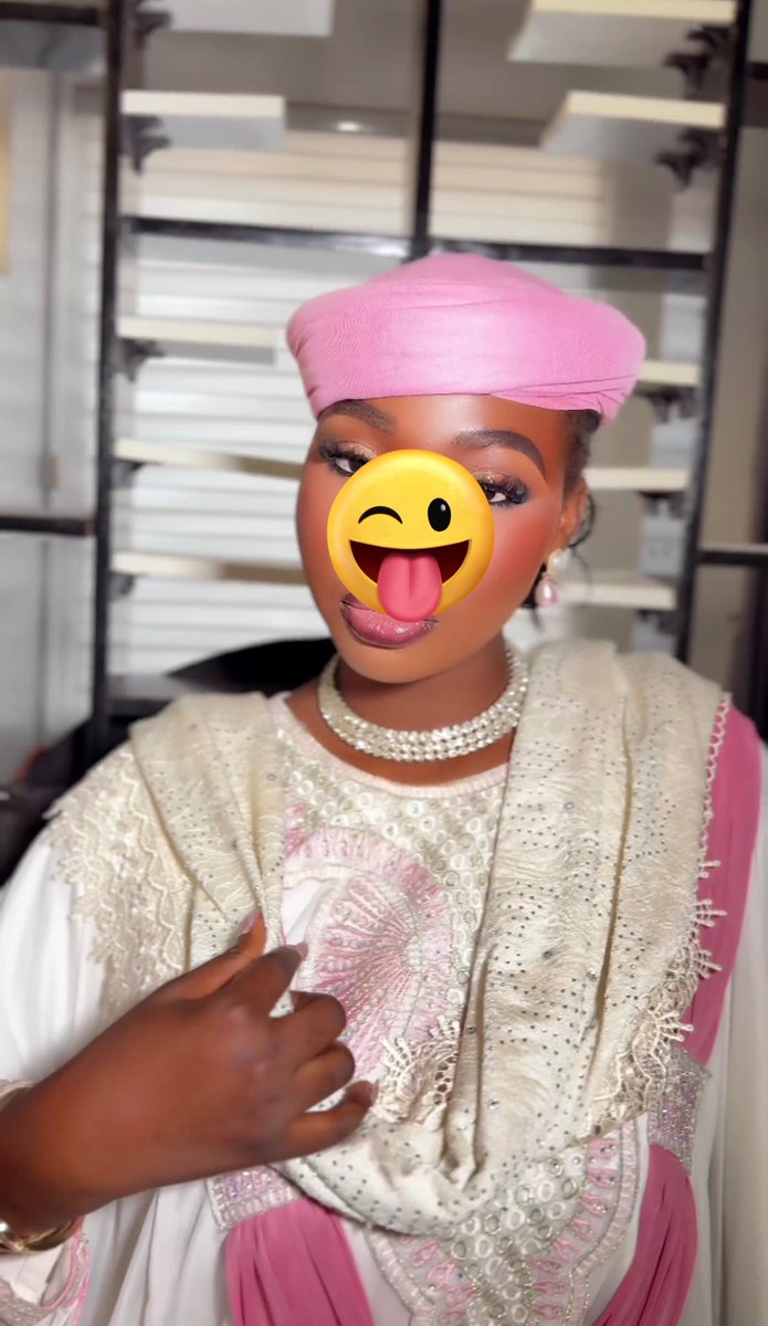 Deynu🦋𖣐 tweet media