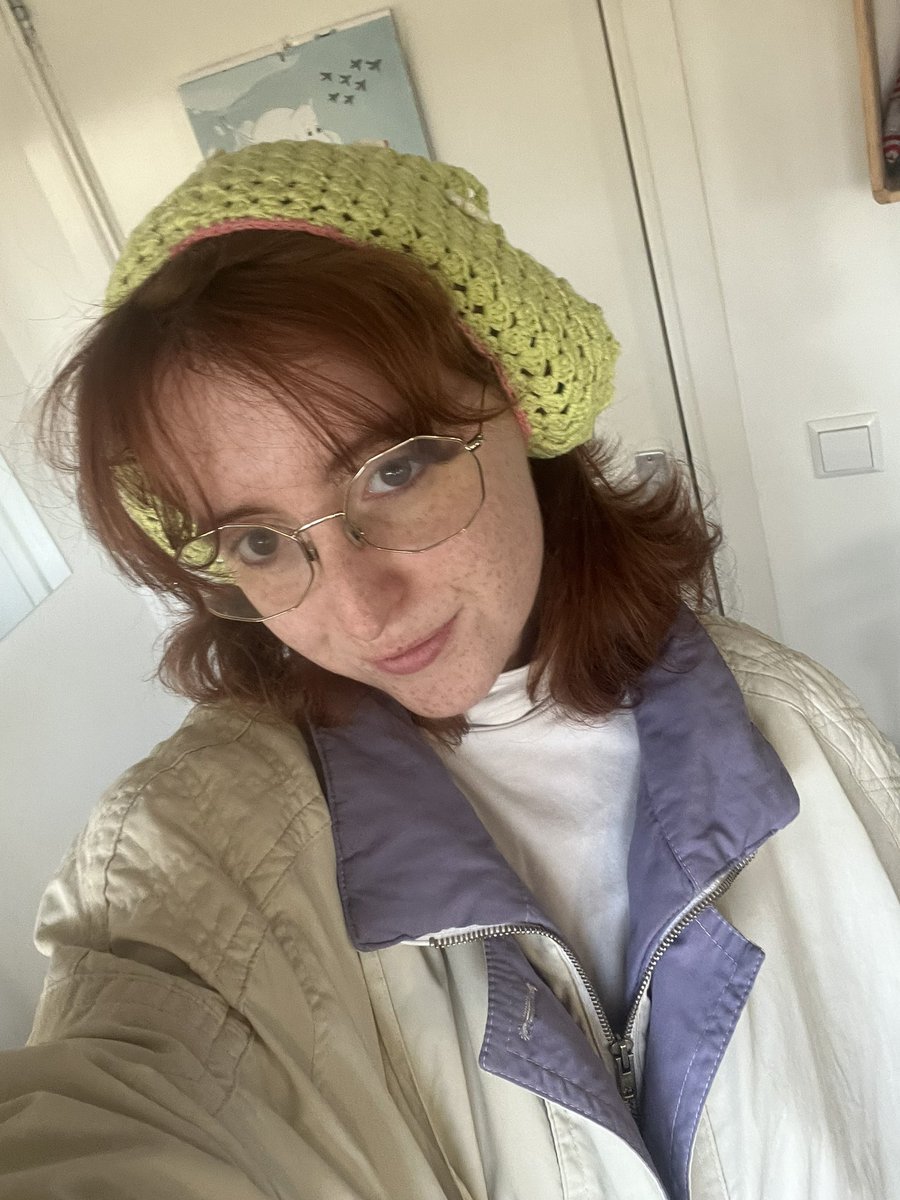 oly_sin_y's tweet image. Going to a park to #drink #happyfriday #lovelife #nevergiveup