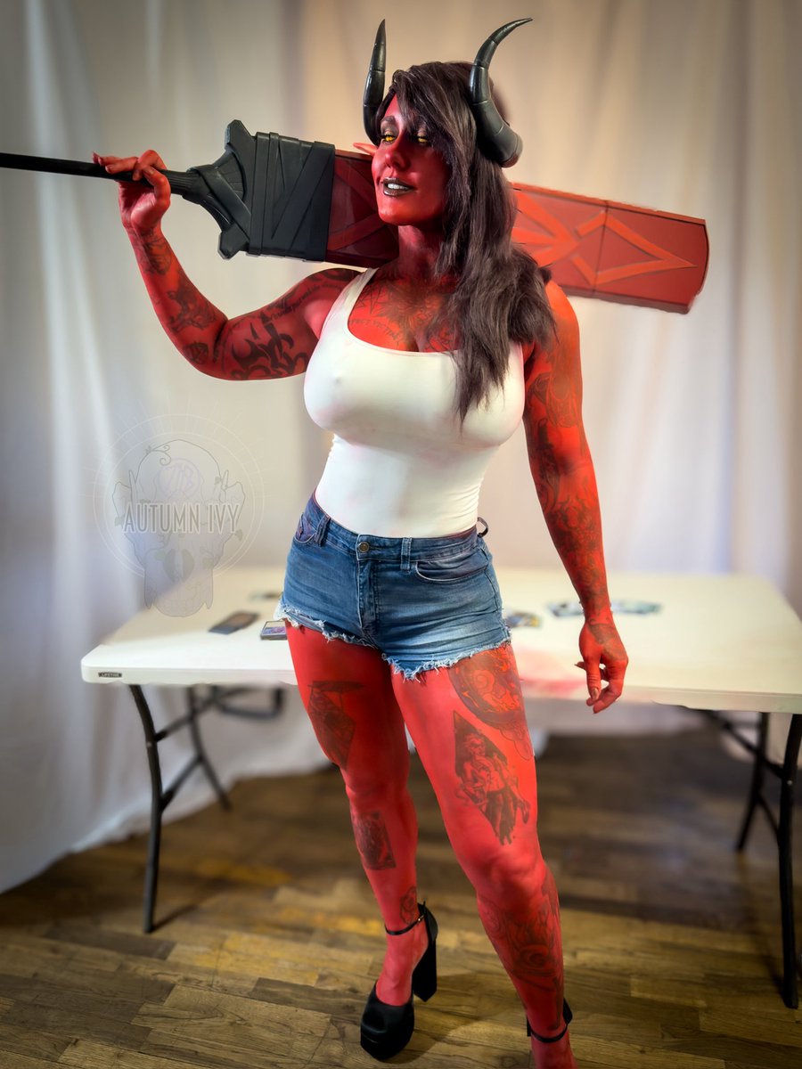 Autumn Ivy tweet media