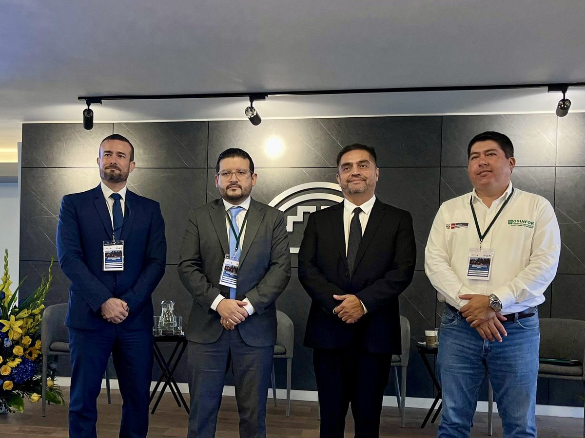 AgriculturaEc's tweet image. 🇵🇪 En #Lima, participamos en el Segundo Taller Regional de Difusión sobre Marcos Normativos en Materia Ambiental, en el marco de la Recomendación No. 511 del Parlamento Andino, enfocado en la lucha contra la tala ilegal y el comercio asociado en los bosques amazónicos.

Durante