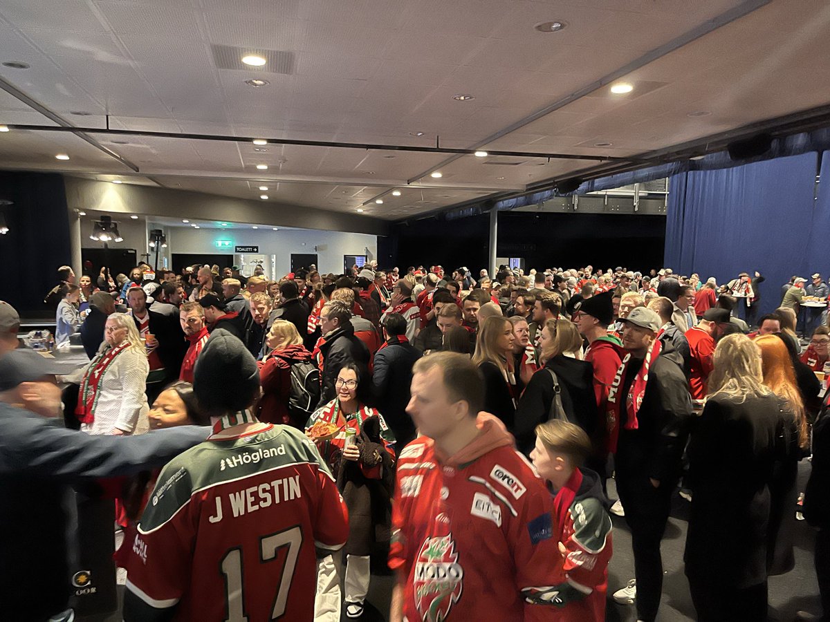 DrHockey tweet media