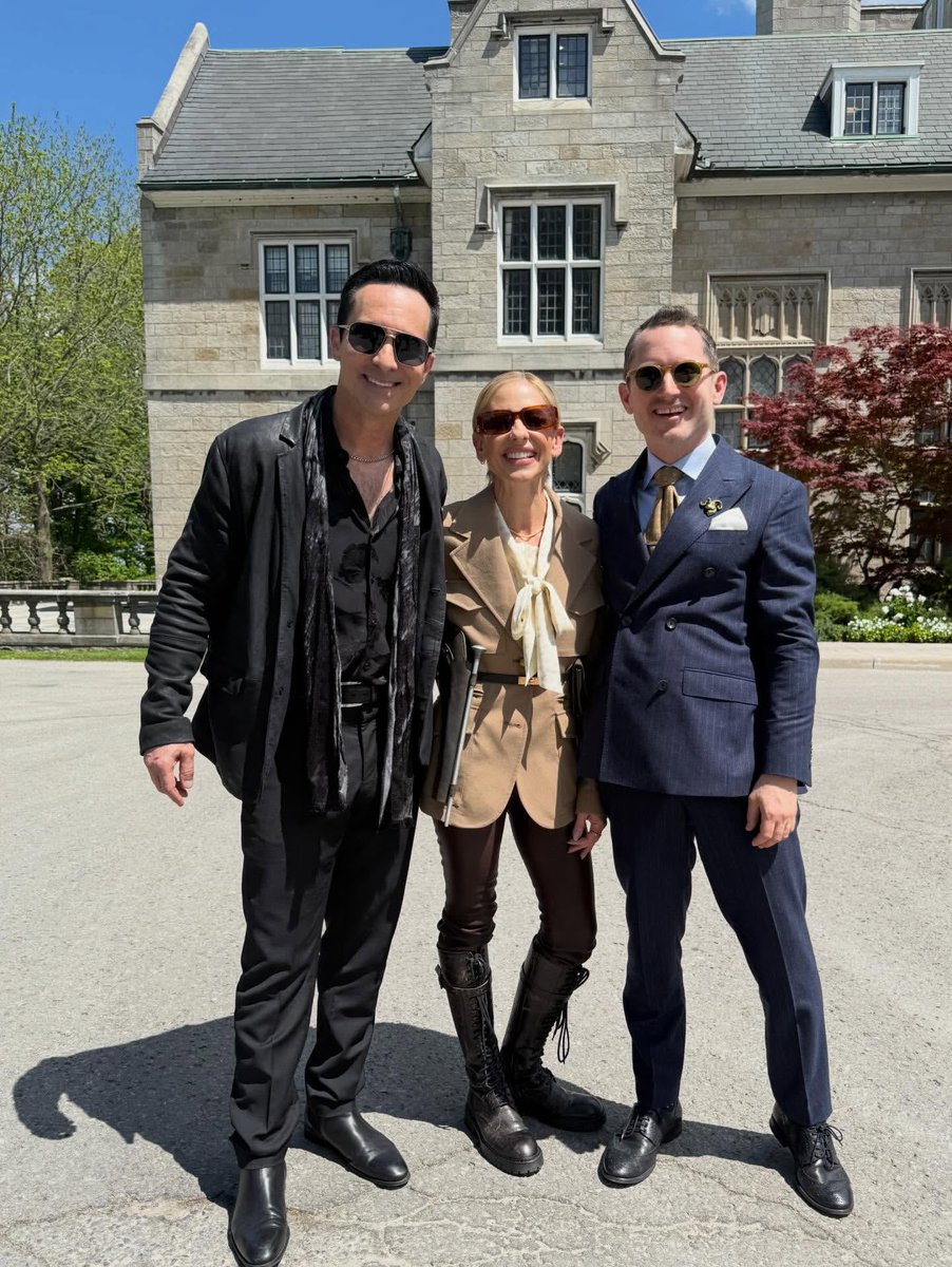 Néstor Carbonell Central tweet media