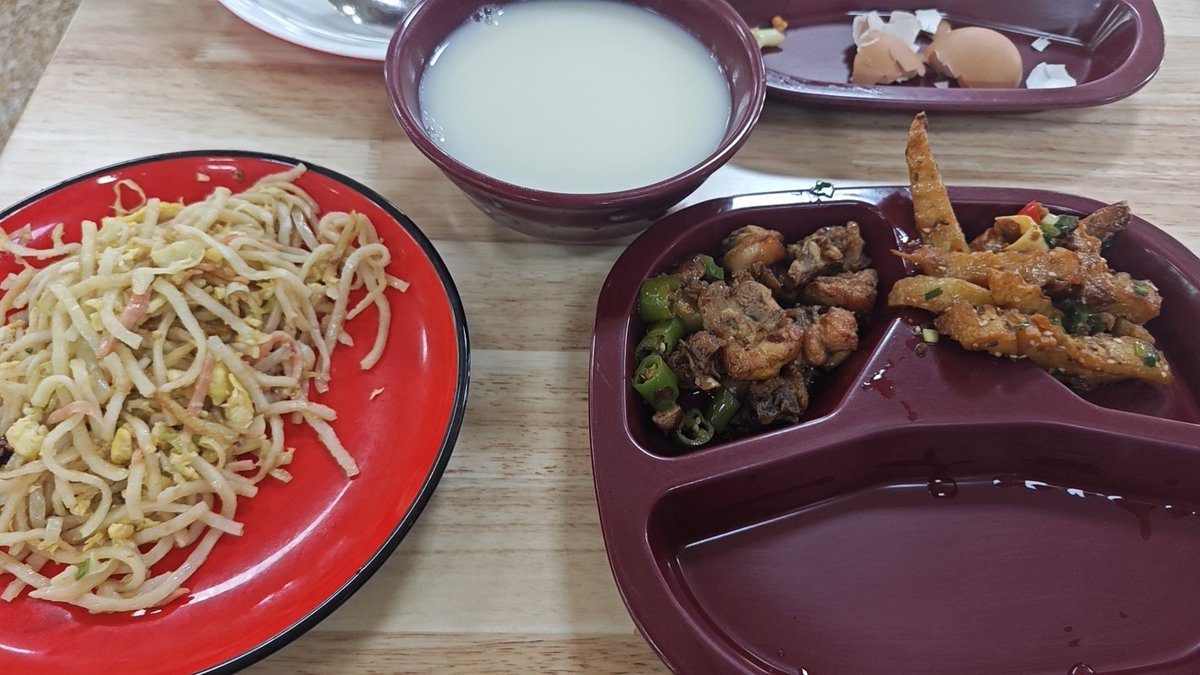 JimJames6688's tweet photo. 生活啊 美滋滋 哈哈哈 科研压力几乎没有 现在玩玩龙虾🦞 用用codex 学学新知识 美滋滋 生活本该如此! https://t.co/A9Bm1952O3