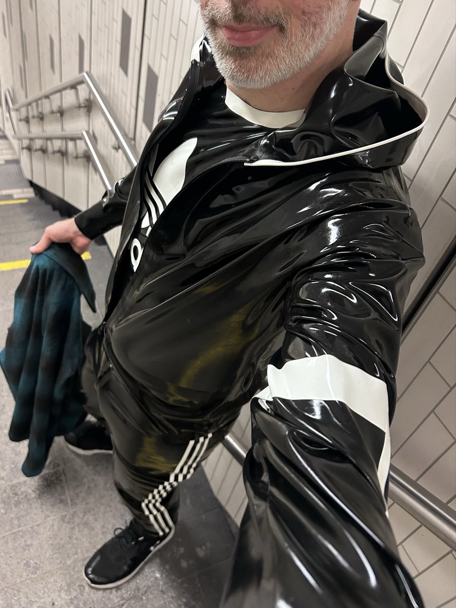 JMtl32's tweet photo. My first time wearing latex in public for a night out with @sebkink20 https://t.co/CeOFOLt1bL