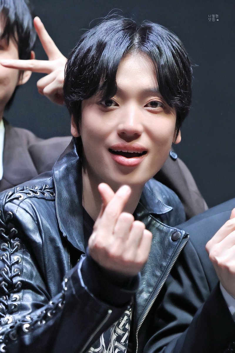 니엘팬닷컴 tweet media