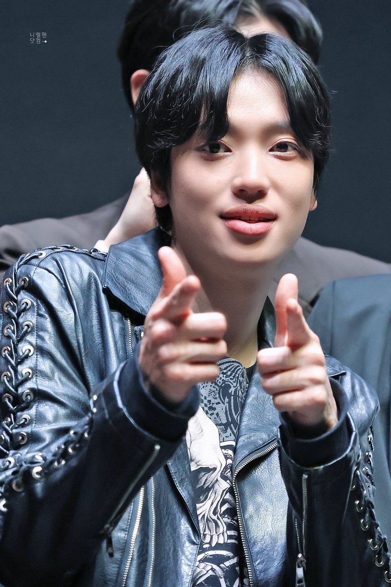 니엘팬닷컴 tweet media