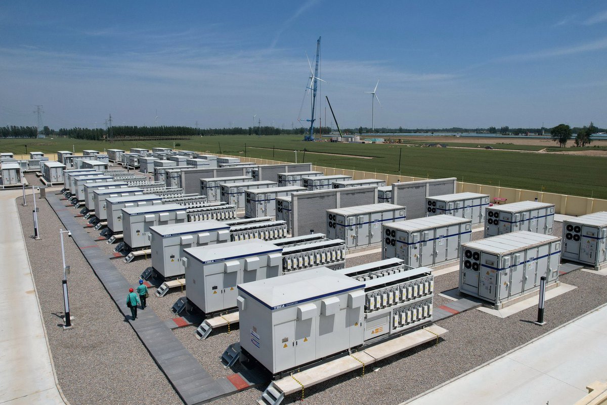 In recent years, China’s new energy storage sector has achieved leapfrog development. By the end of 2025, the installed capacity of new energy storage projects that are newly built and put into operation nationwide reached 136 million kW/351 million kWh.
