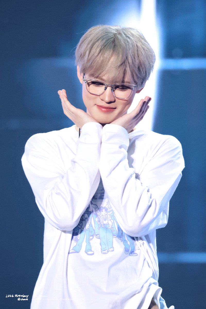 𝐒𝐭𝐫𝐚𝐰𝐛𝐞𝐫𝐫𝐲𝐂𝐡𝐞𝐞𝐬𝐞. tweet media