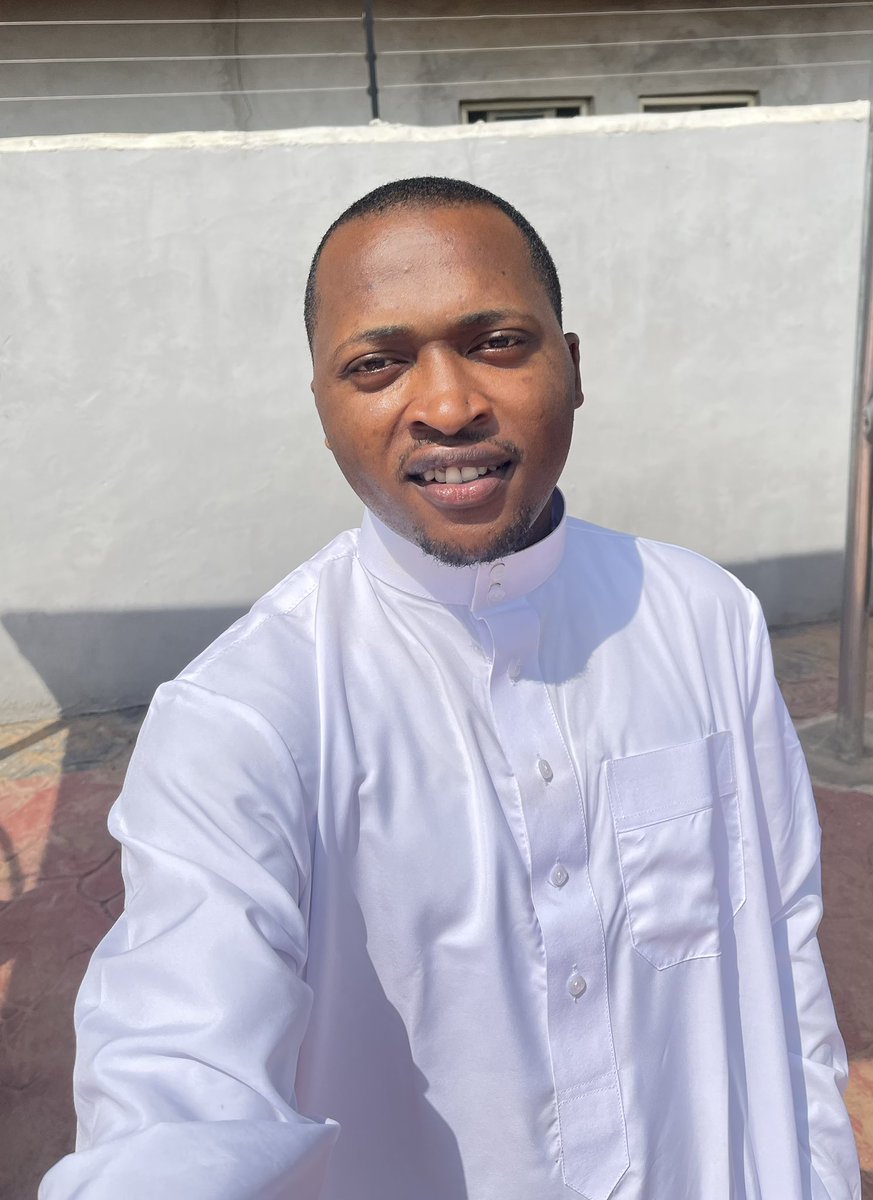 its_triumph's tweet photo. Eid Mubaraq! 🌙🤍 https://t.co/K4f0RepFmW