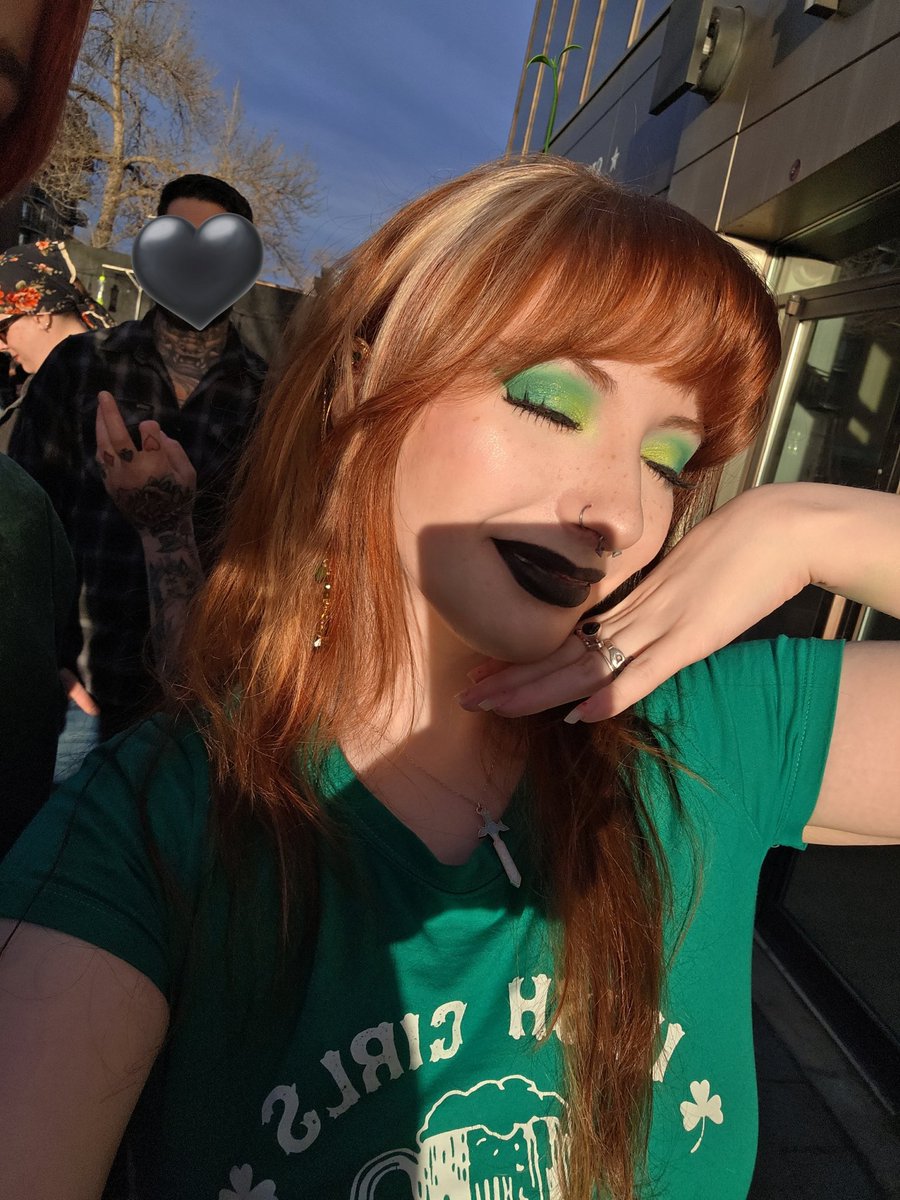 Goth Ms Frizzle 🧚🏻♀️ tweet media