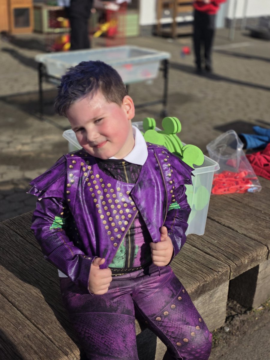 Mrs LowP1b tweet media