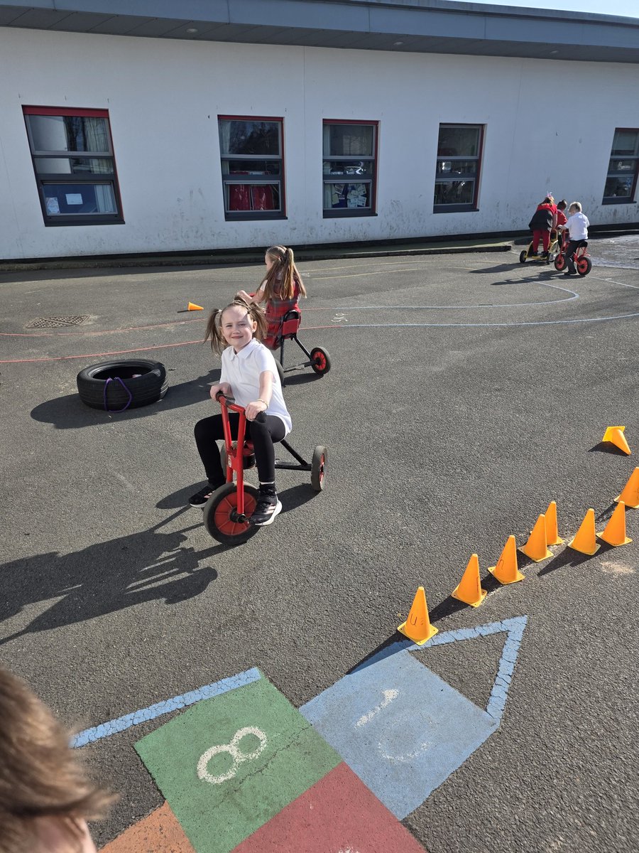 Mrs LowP1b tweet media