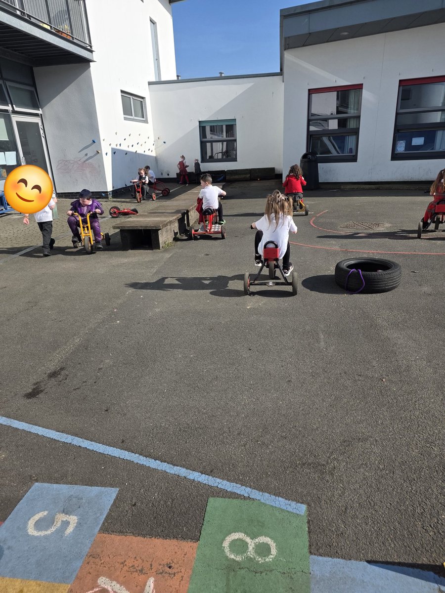 Mrs LowP1b tweet media