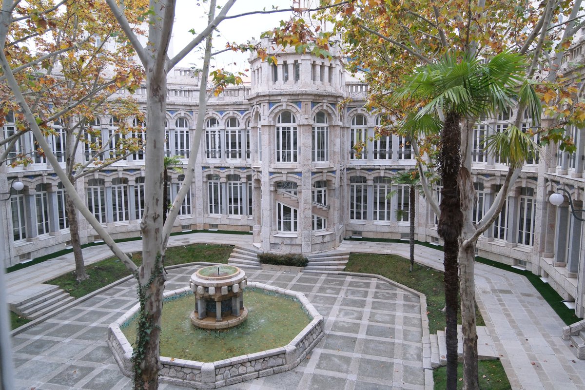 Os invito a conocer el Hospital de Maudes <a href="/ComunidadMadrid/">Comunidad de Madrid</a>  y entrar en su interior para descubrir una de las obras más personales de #AntonioPalacios  <a href="/Unsereno/">El Sereno de Madrid - Sonia Taravilla</a> <a href="/espaciomadrides/">Espacio Madrid</a> <a href="/gatopormadrid/">Adrián | Gato por Madrid 😺</a> <a href="/RetoHistorico/">Reto Histórico /</a> <a href="/ConocerMD/">Conocer Madrid</a> <a href="/DavidBotello4/">David Botello</a> Vídeo en mi canal youtu.be/TDCjji8QGb8?si