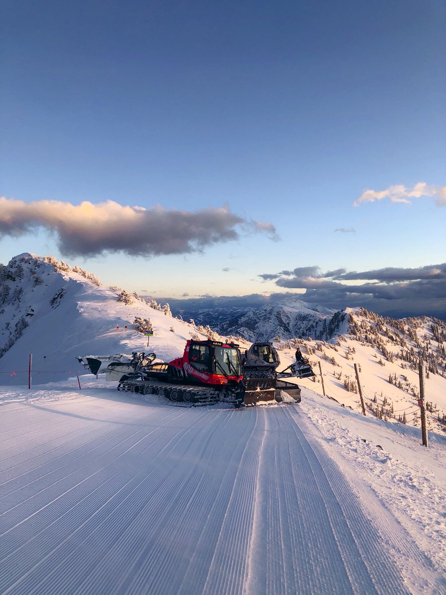 SnowbasinResort's tweet photo. Snowbasin moments you didn’t always see &amp; the work you don’t always think about🏔️

We are beyond grateful for our snowcat crew for the long hours &amp; relentless work it has taken to bring this mountain to life every single day for all of us this season💙 https://t.co/bSFzbOEcYl