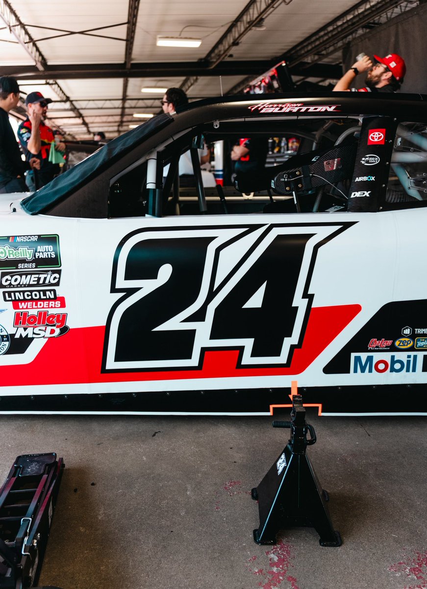 Sam Hunt Racing tweet media