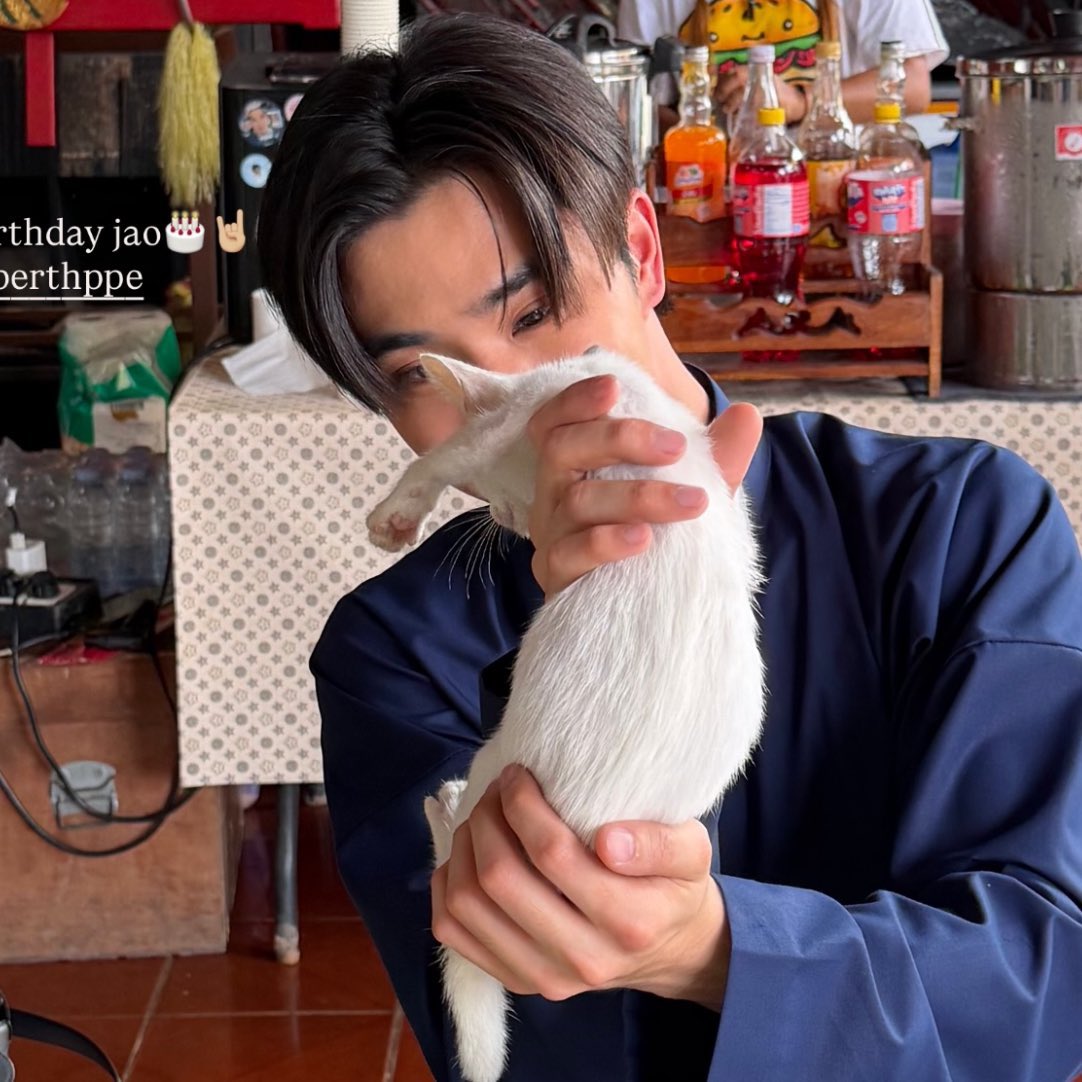 emi | PERTH DAY 🖤 tweet media