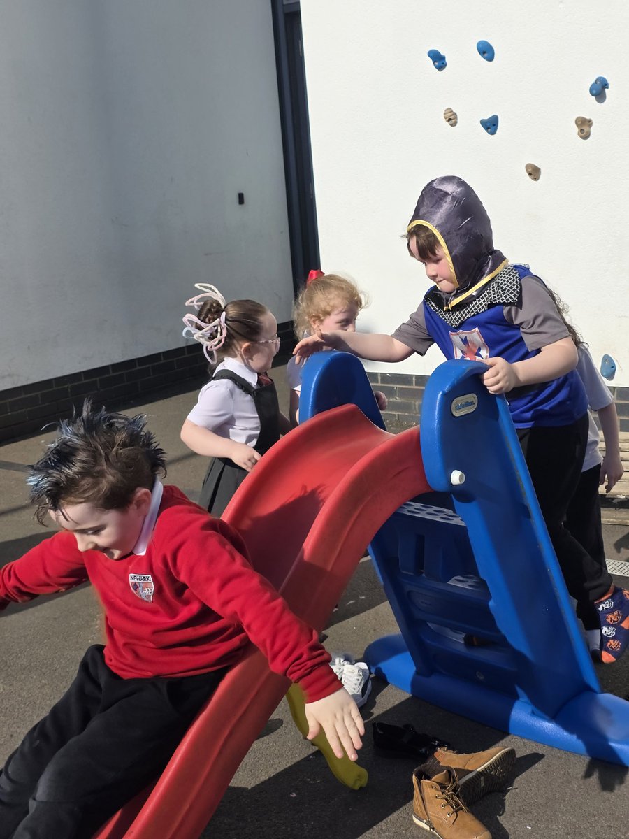 Mrs LowP1b tweet media