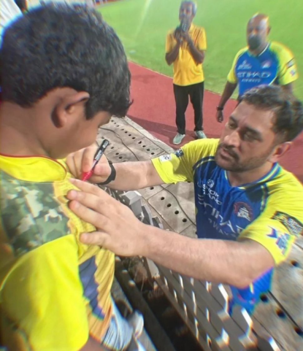 CSK Fans Army™ tweet media