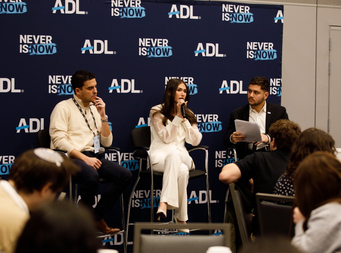 HillelIntl's tweet photo. More than 60 Hillel student leaders joined 4,000+ attendees at the @ADL Never Is Now Summit on antisemitism and hate in NYC.

Through Hillel’s Student Leadership Passport, they’re gaining tools, connections, and support to bring back to campus. https://t.co/KMjEM1fGoL https://t.co/dgn1gKQMo7