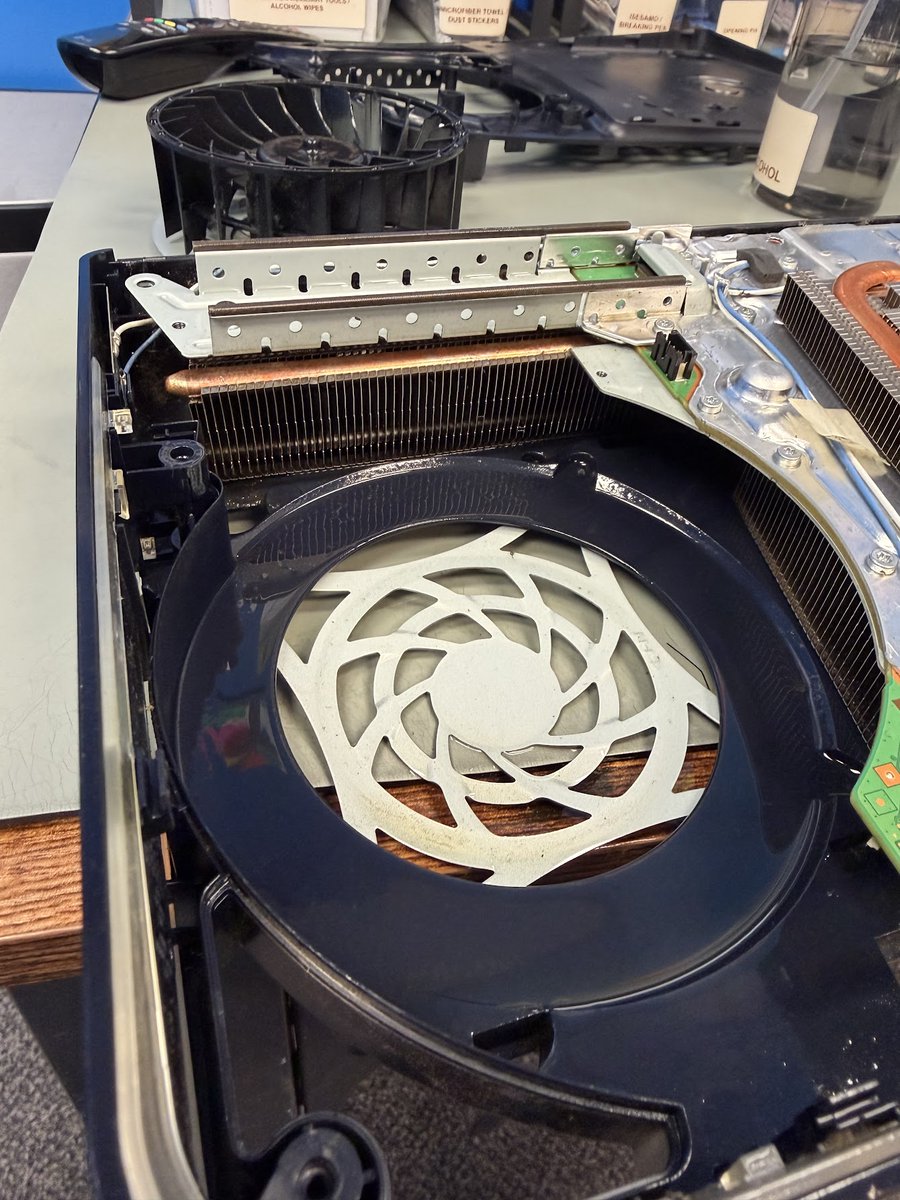 iFixFastWI's tweet photo. Having issues with your #PS5, #Xbox, or #NintendoSwitch? iFixFast offers expert repairs—#HDMIport fixes, #overheating solutions &amp; more. Get back to #gaming!

#Technology #PhoneRepair #iPhoneRepair #LaptopRepair #iPadRepair #PayStation #HDMIRepair #Wisconsin #SunPrairieWI https://t.co/3330wHt3po