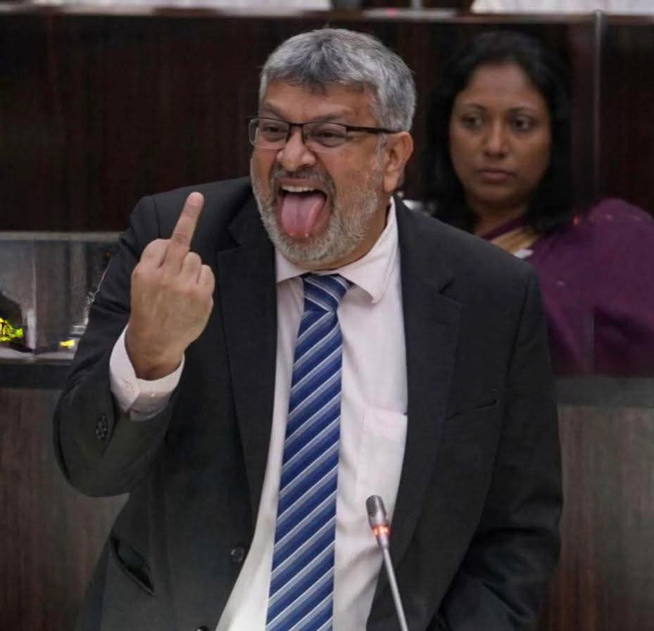 Rekha Kahandagama ( වින්දි ) tweet media