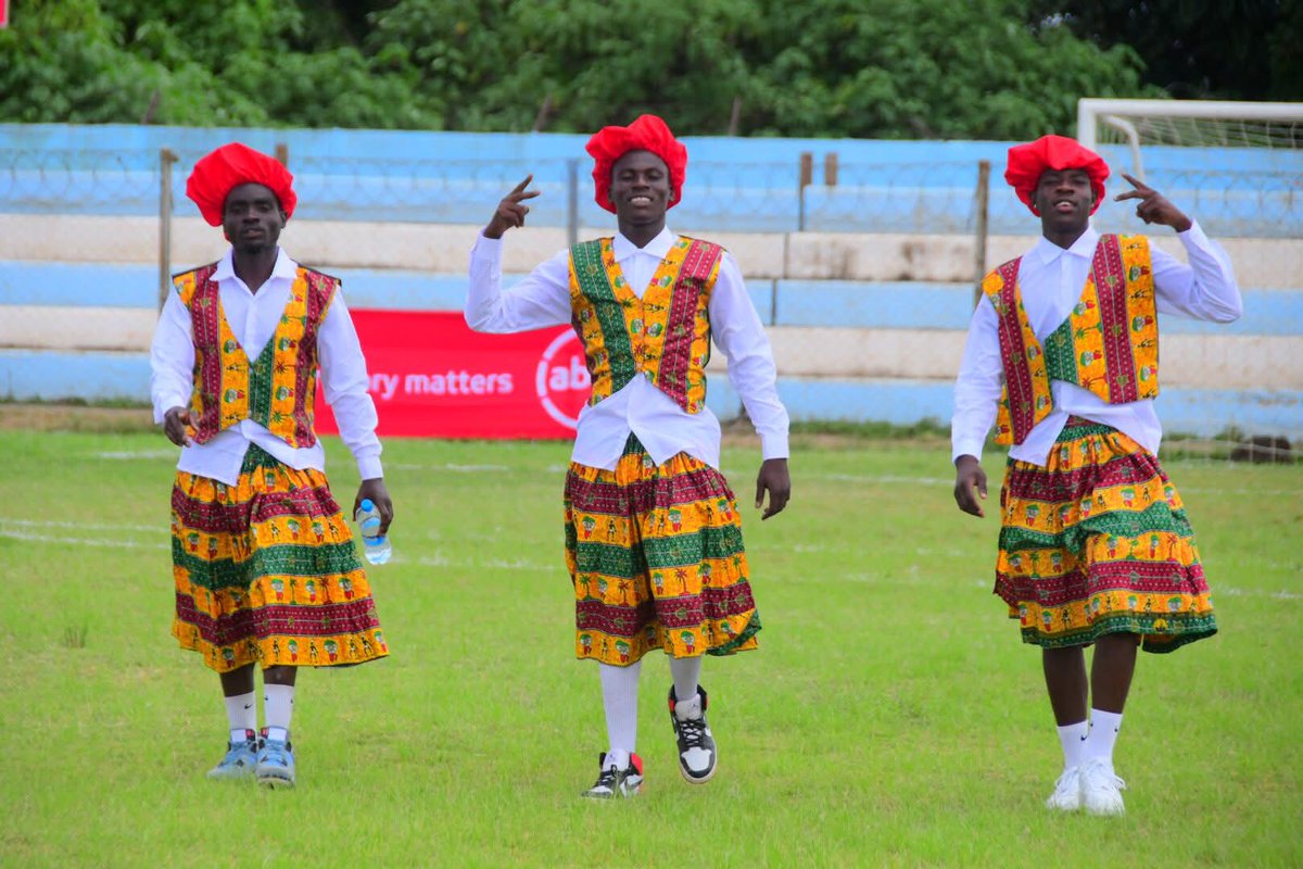 Mubajnr's tweet photo. Barotse Crocs arrived in style at their ABSA Cup preliminary round encounter with the Siziba traditional attire unfortunately they were walloped 5-0 by Forest Myooye.
#absacup #Football https://t.co/NO4tThwEgi