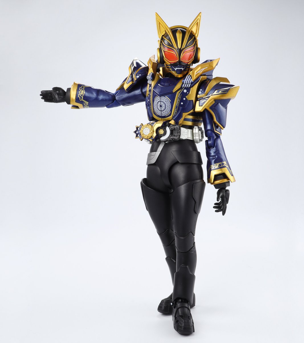 S.H.Figuarts 仮面ライダーナーゴ ファンタジーフォーム