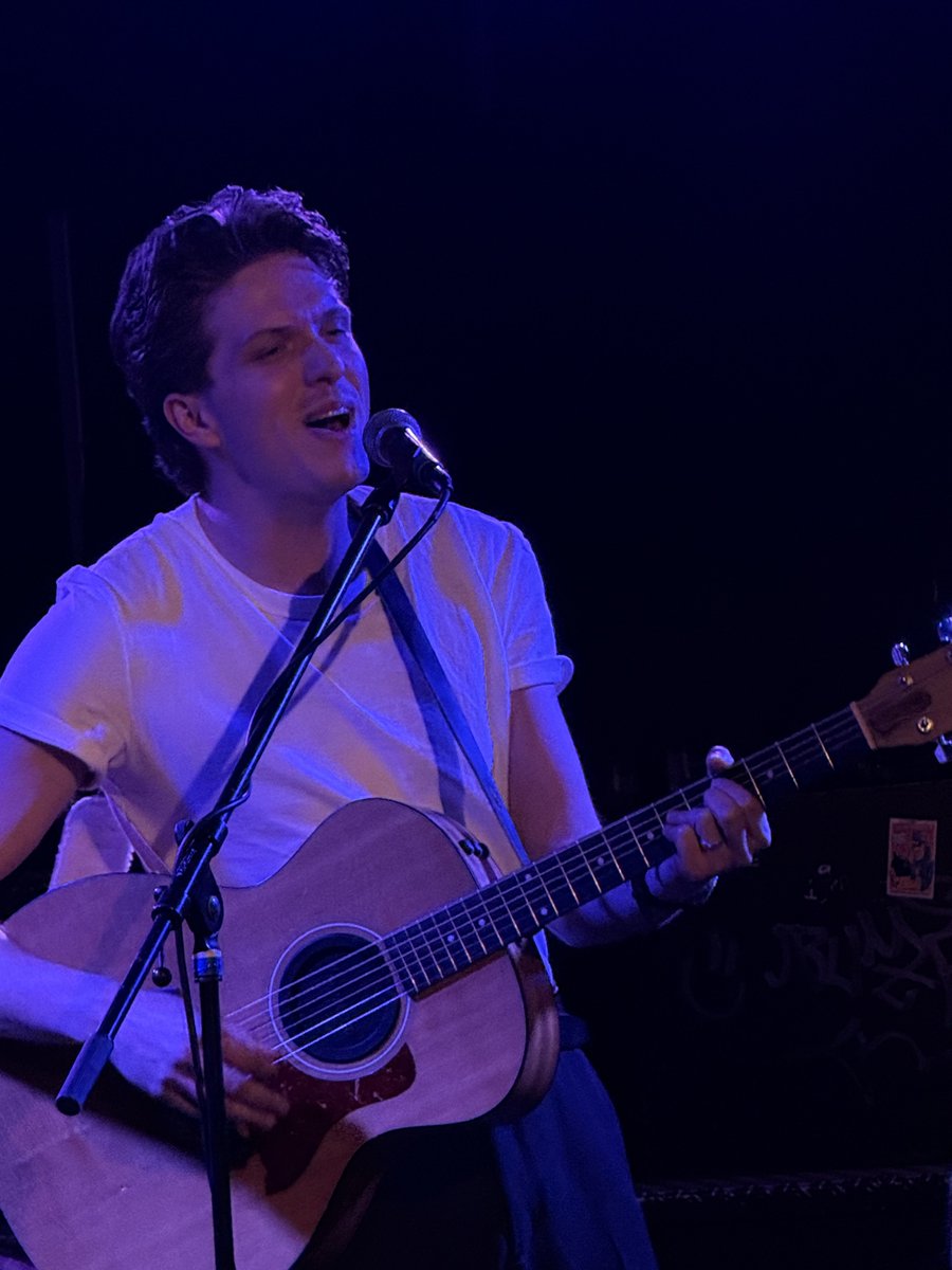 •゚*.。Nia |-/。°*.• tweet media