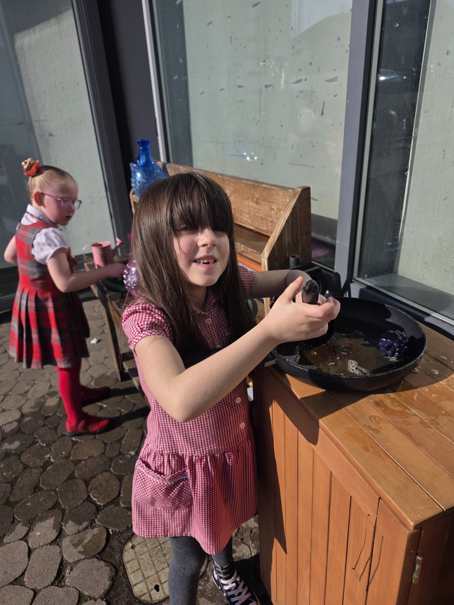 Mrs LowP1b tweet media