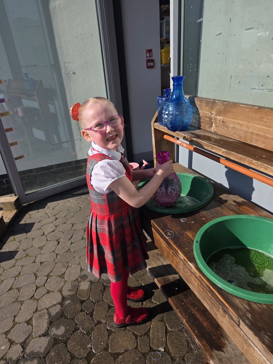 Mrs LowP1b tweet media