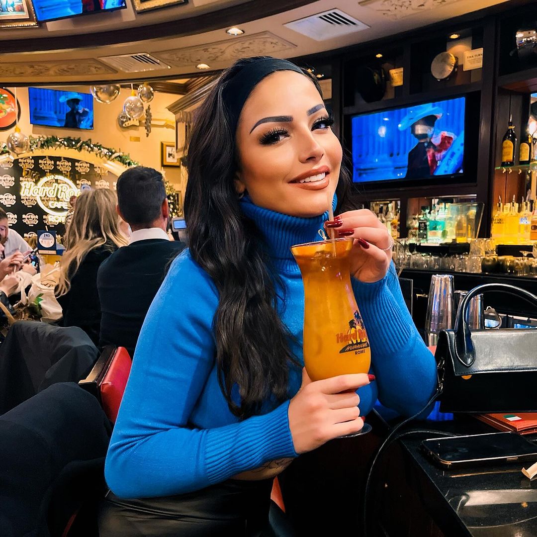 Hard Rock Cafe tweet media