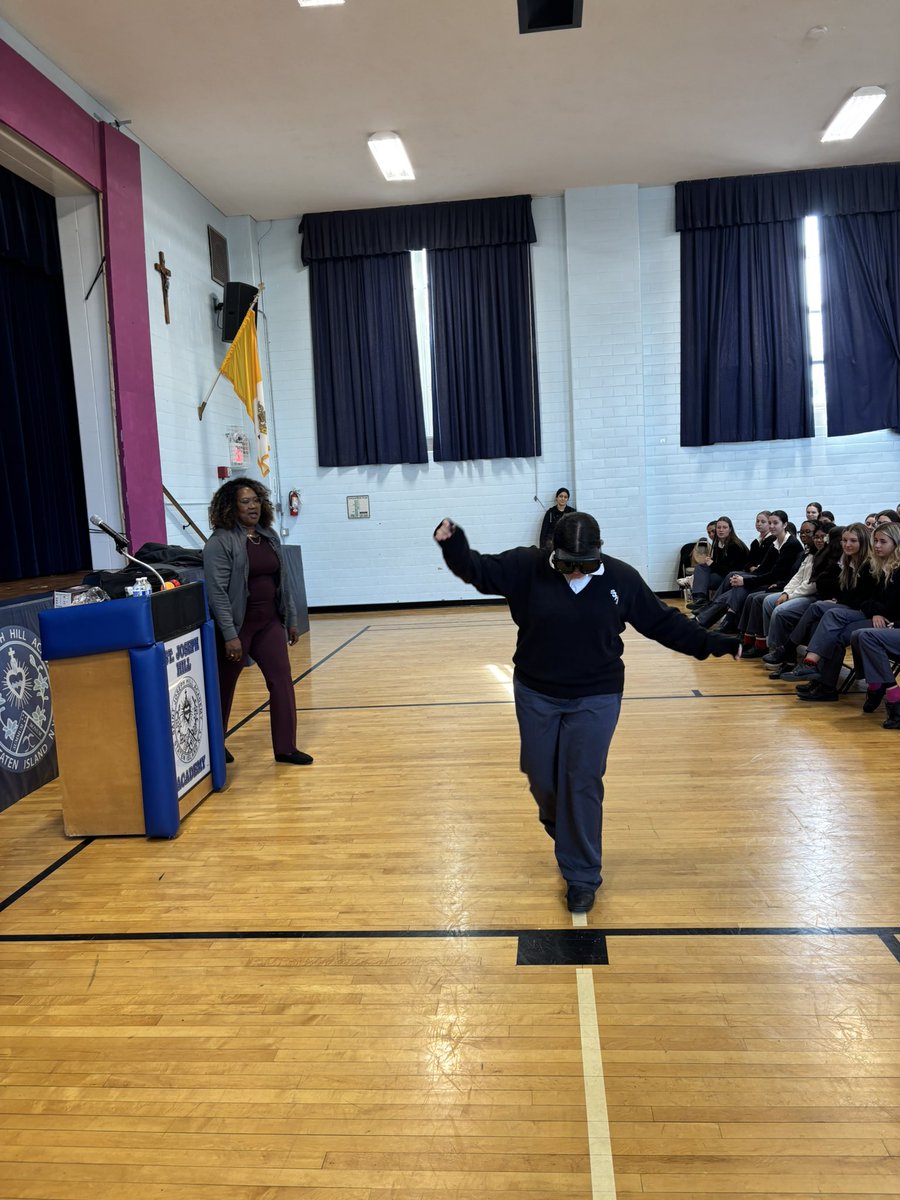 StatenIslandDA's tweet image. CPU joined speaker Katie Walsh today at St. Joseph Hill Academy High School for a powerful presentation about the dangers of illicit drug misuse. Thank you Principal Dr. Sherwood, Dean Mayrose &amp;amp; high school students for your enthusiastic engagement of the THC impairment Goggles!