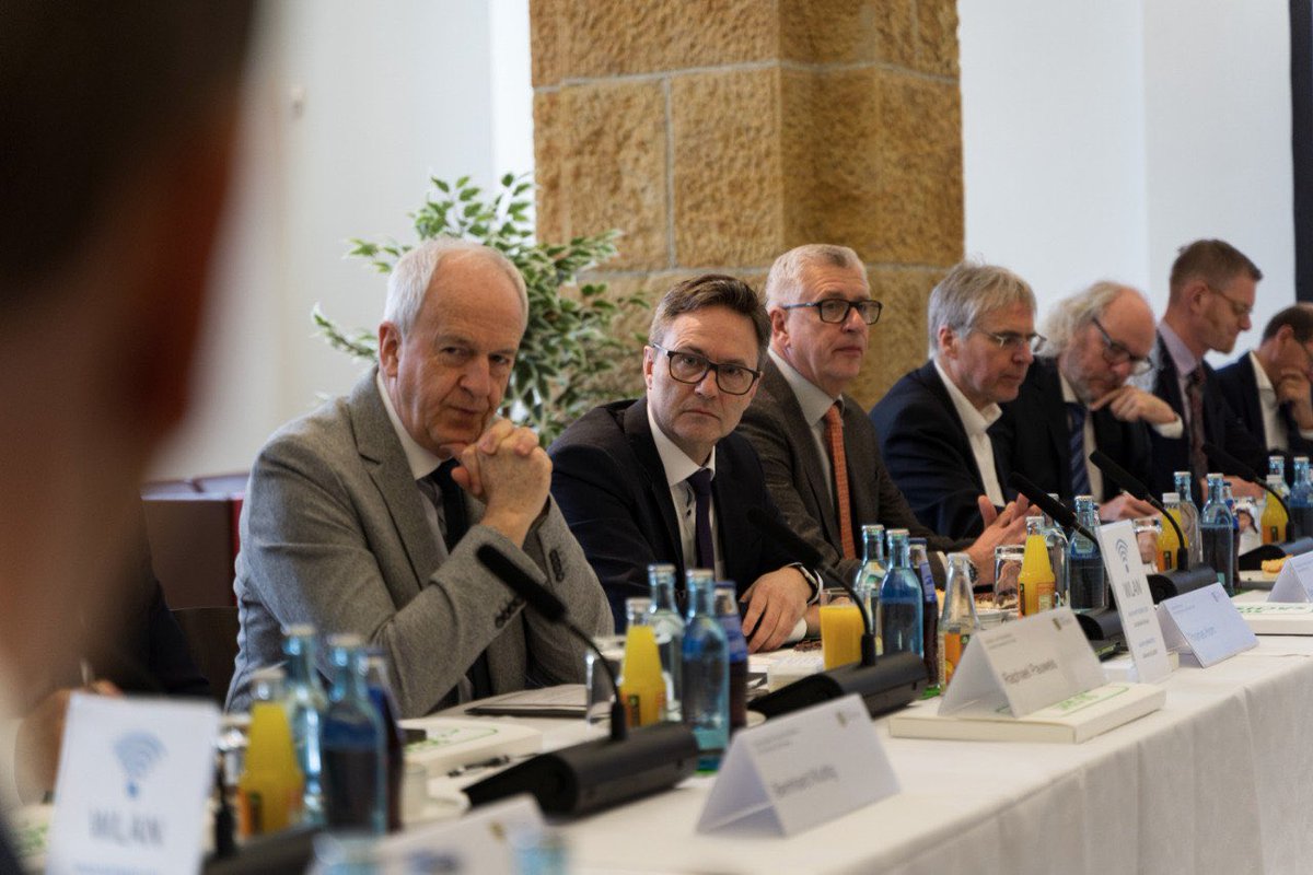 Michael Kretschmer tweet media