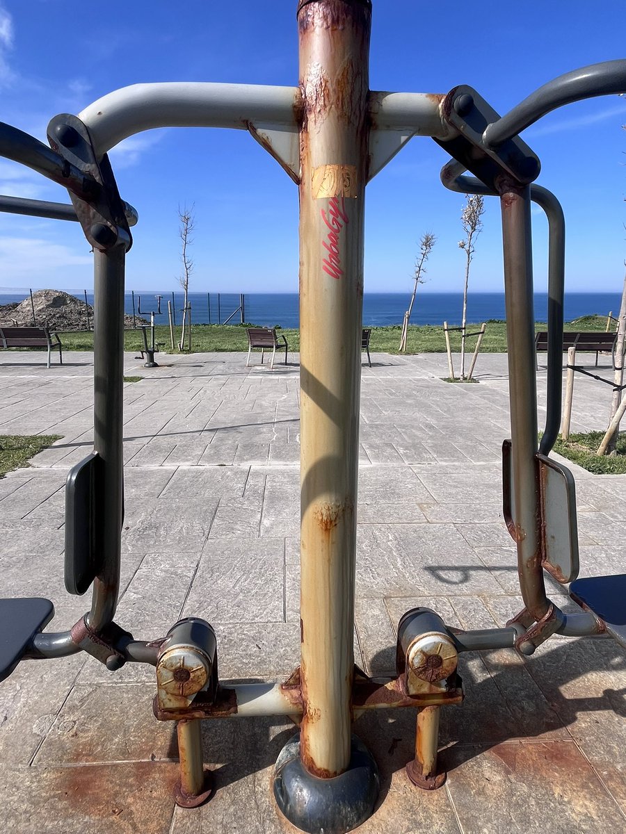 olicoach's tweet photo. @GetxoKirolak Punta Galea. 
Desde el desconocimiento pregunto…¿cuándo se revisan estas cosas? He estado probándolo y pide a gritos un poco de mantenimiento. https://t.co/T94hEu60Ca