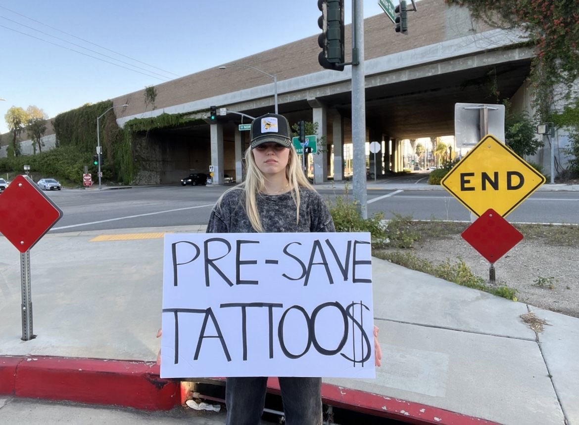 every day reneé rapp ★ tweet media