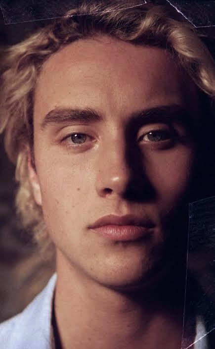 ella🏹 tweet media