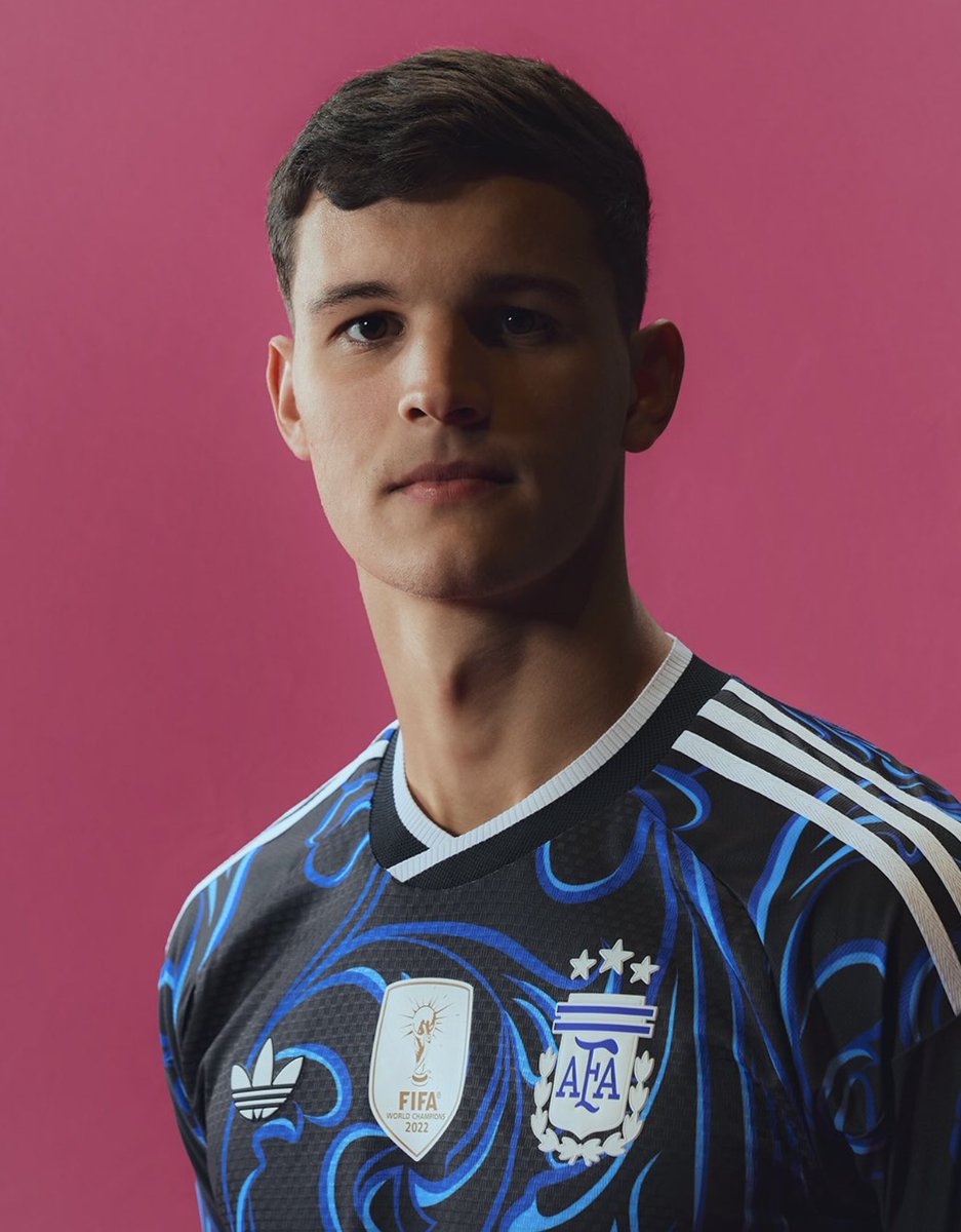 Data Racing 👑 tweet media