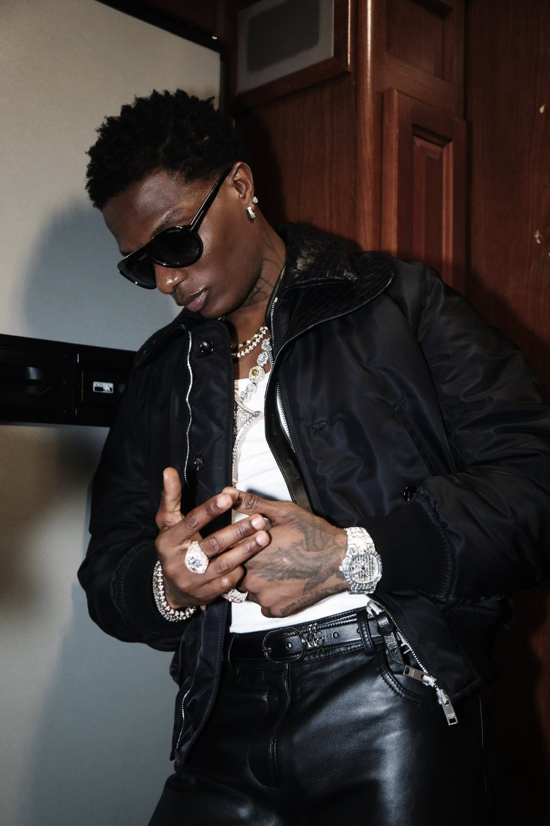 Acupofmikey's tweet photo. @wizkidayo by Mikey Oshai https://t.co/dAb0N97id5