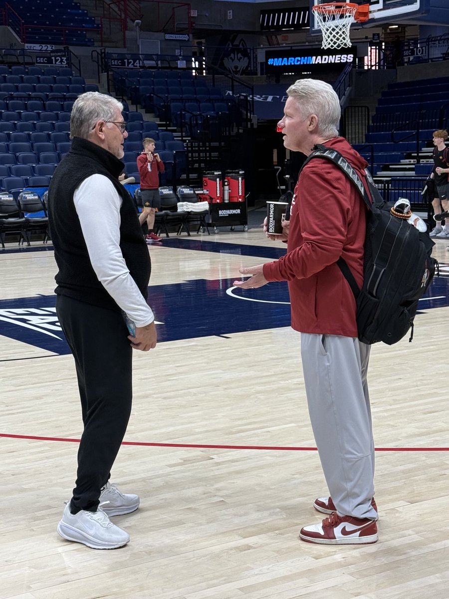 Holly Rowe tweet media