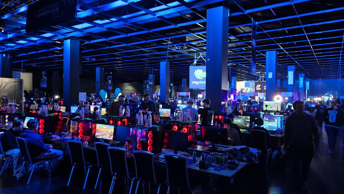 Godalions tweet media