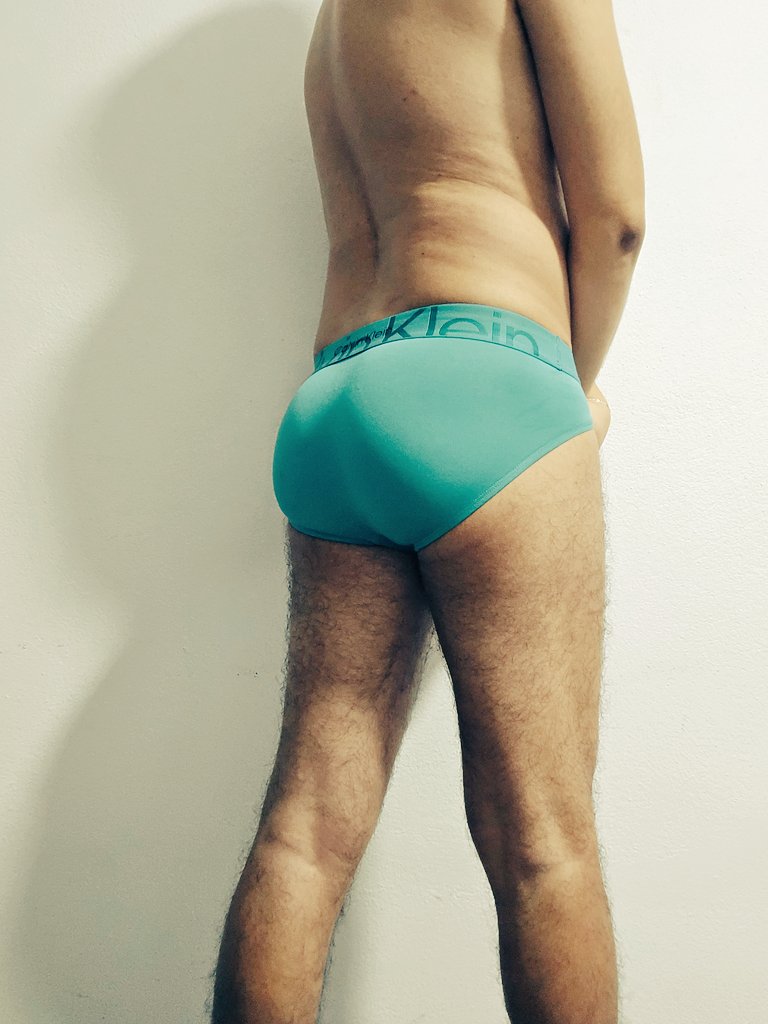 LRmrz15825's tweet photo. CageCheck for today πππ€π»
πDay 20 π¦ 1.
π Briefsπ
Rt π
ππππ
#Briefs #BriefsAtWork #chastitycaged #TeamLocked #gay #lockedboy #chastity #cagedboy #SmallDick #locked #Folllow #gaychastity #retweet https://t.co/Xn7QlTTCwP