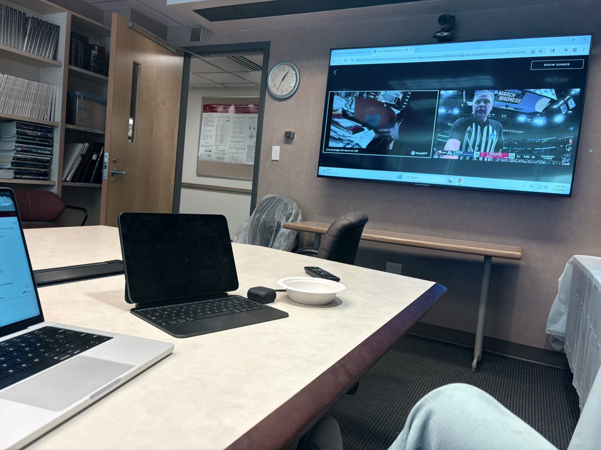 Chris Robinson tweet media